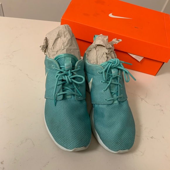 Tiffany Blue Woman’s Nike Flynit Racer - Picture 4 of 8